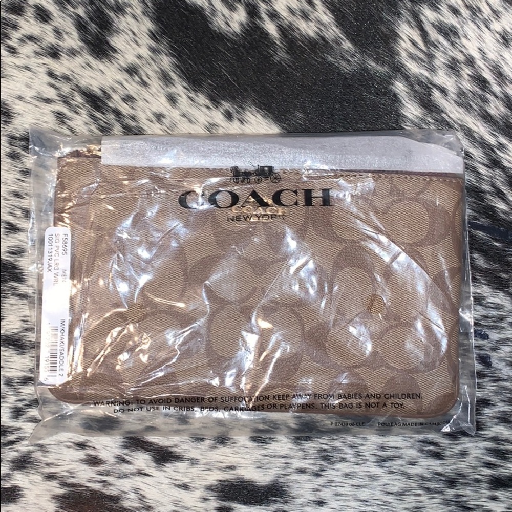 Coach Wristlet Large